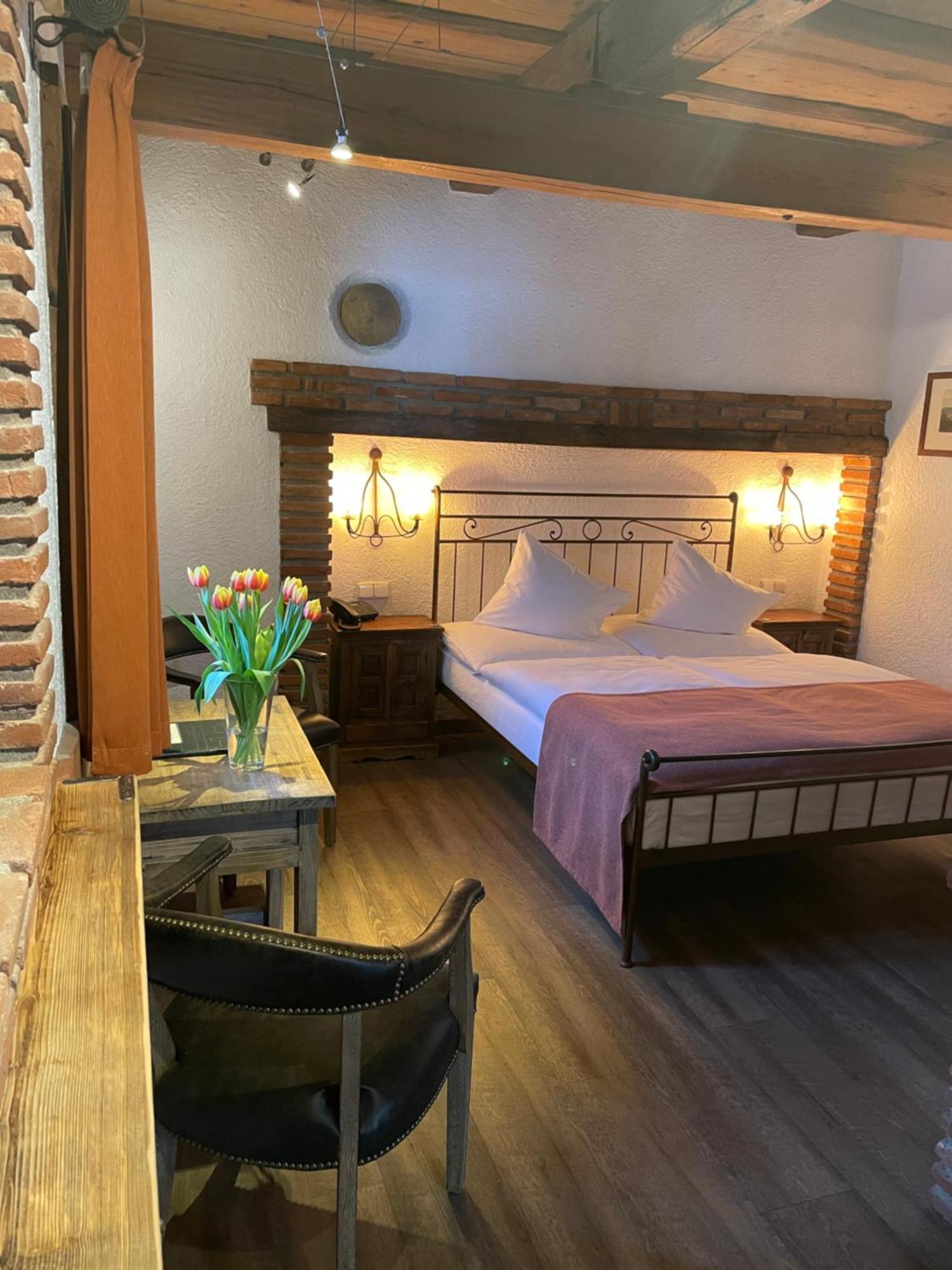Romantik Hotel U Raka Praga Esterno foto
