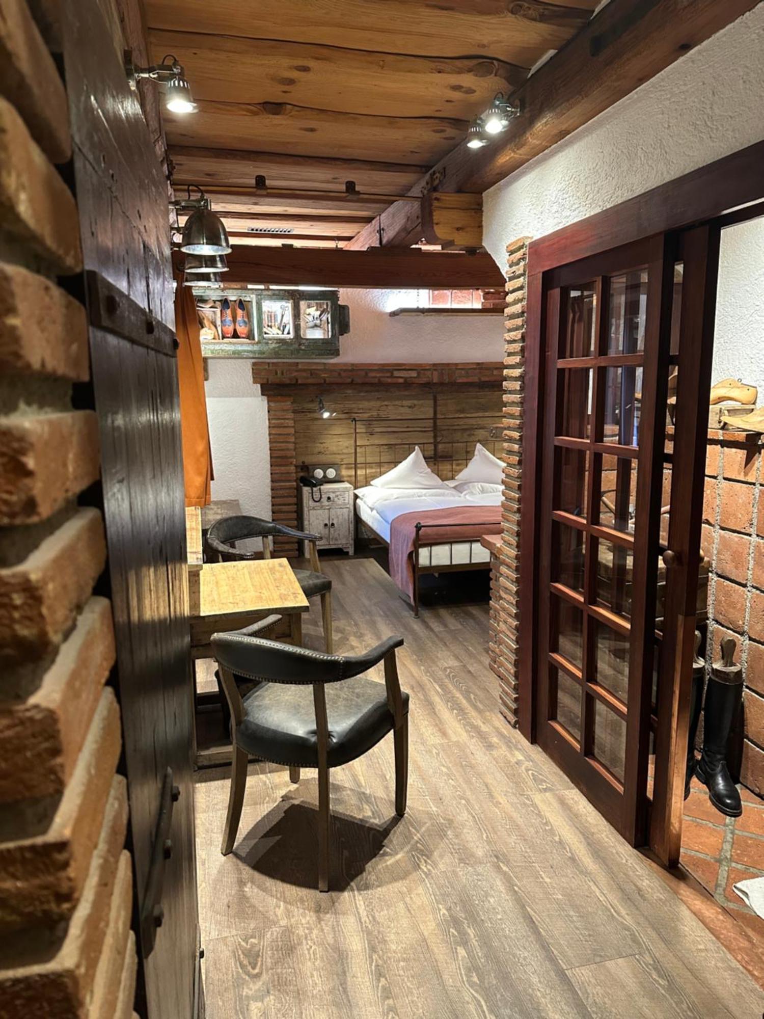 Romantik Hotel U Raka Praga Esterno foto